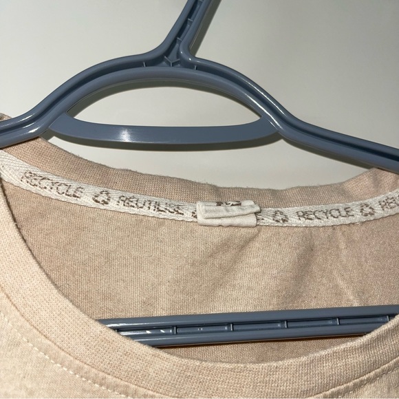 Bumblebee print crop top - Picture 2 of 3